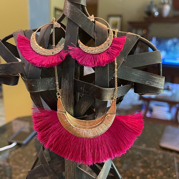 Not Rated Jewelry - Necklace and earrings